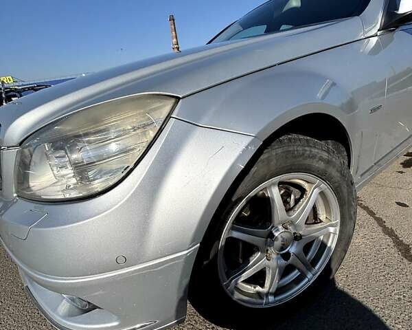 Сірий Мерседес Ц-Клас, об'ємом двигуна 2.15 л та пробігом 257 тис. км за 8200 $, фото 11 на Automoto.ua