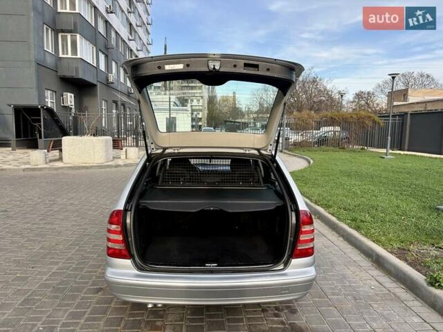 Сірий Мерседес Ц-Клас, об'ємом двигуна 2.1 л та пробігом 236 тис. км за 6400 $, фото 63 на Automoto.ua