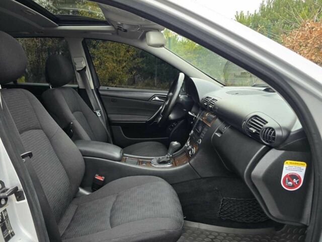 Сірий Мерседес Ц-Клас, об'ємом двигуна 2.2 л та пробігом 304 тис. км за 6999 $, фото 19 на Automoto.ua