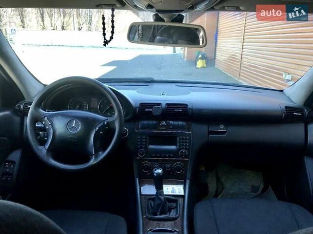 Серый Мерседес Ц-Класс, объемом двигателя 2.2 л и пробегом 250 тыс. км за 6500 $, фото 6 на Automoto.ua