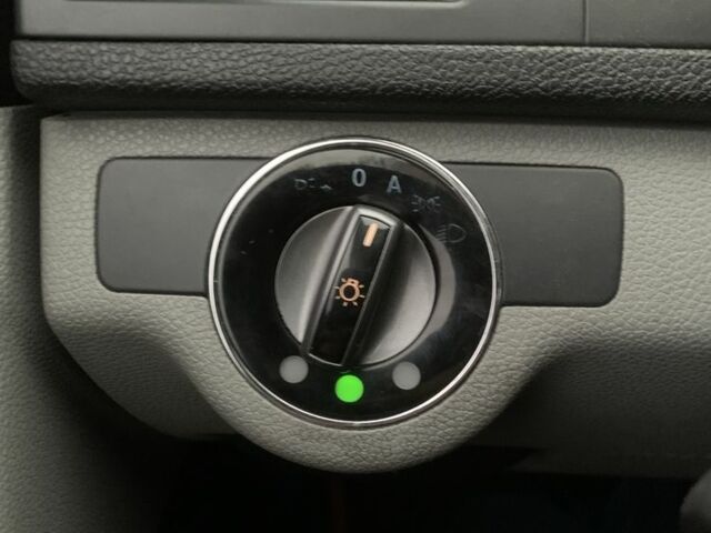 Серый Мерседес Ц-Класс, объемом двигателя 2.1 л и пробегом 294 тыс. км за 9100 $, фото 18 на Automoto.ua