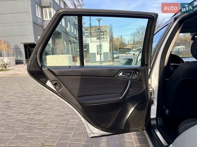 Сірий Мерседес Ц-Клас, об'ємом двигуна 2.1 л та пробігом 236 тис. км за 6400 $, фото 51 на Automoto.ua