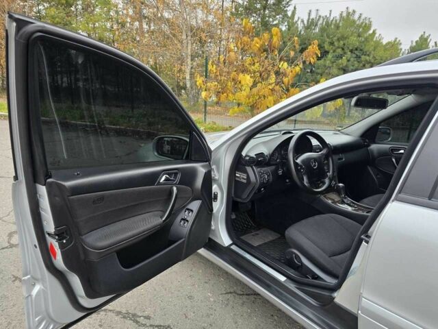 Сірий Мерседес Ц-Клас, об'ємом двигуна 2.2 л та пробігом 304 тис. км за 6999 $, фото 8 на Automoto.ua