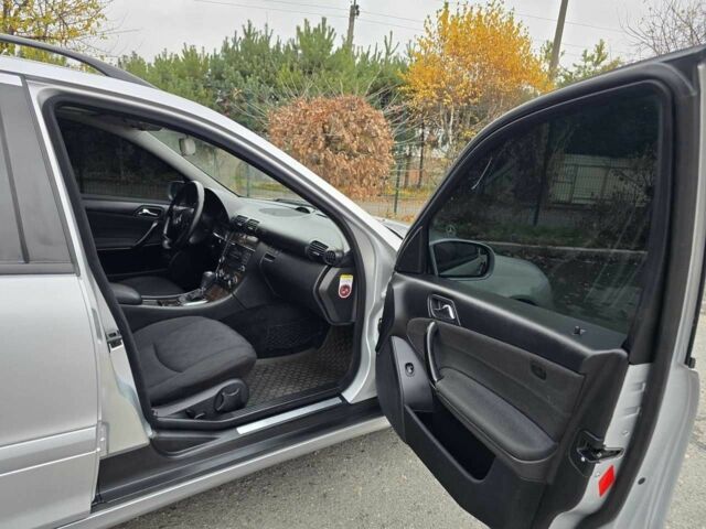 Сірий Мерседес Ц-Клас, об'ємом двигуна 2.2 л та пробігом 304 тис. км за 6999 $, фото 18 на Automoto.ua