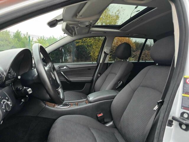 Сірий Мерседес Ц-Клас, об'ємом двигуна 2.2 л та пробігом 304 тис. км за 6999 $, фото 15 на Automoto.ua