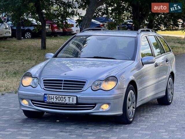 Сірий Мерседес Ц-Клас, об'ємом двигуна 2.15 л та пробігом 236 тис. км за 6400 $, фото 5 на Automoto.ua