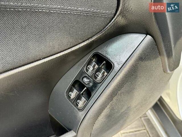 Сірий Мерседес Ц-Клас, об'ємом двигуна 2.1 л та пробігом 236 тис. км за 6400 $, фото 32 на Automoto.ua