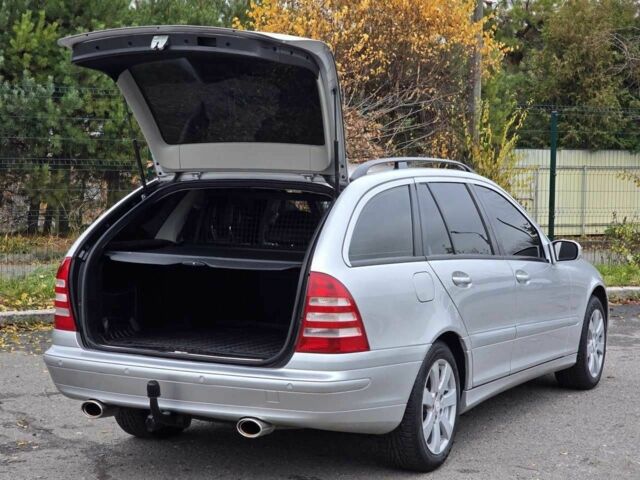 Сірий Мерседес Ц-Клас, об'ємом двигуна 2.2 л та пробігом 304 тис. км за 6999 $, фото 4 на Automoto.ua