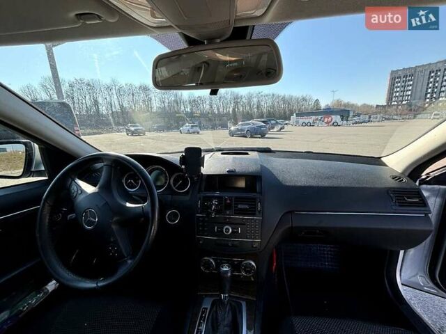 Сірий Мерседес Ц-Клас, об'ємом двигуна 2.15 л та пробігом 257 тис. км за 8200 $, фото 15 на Automoto.ua