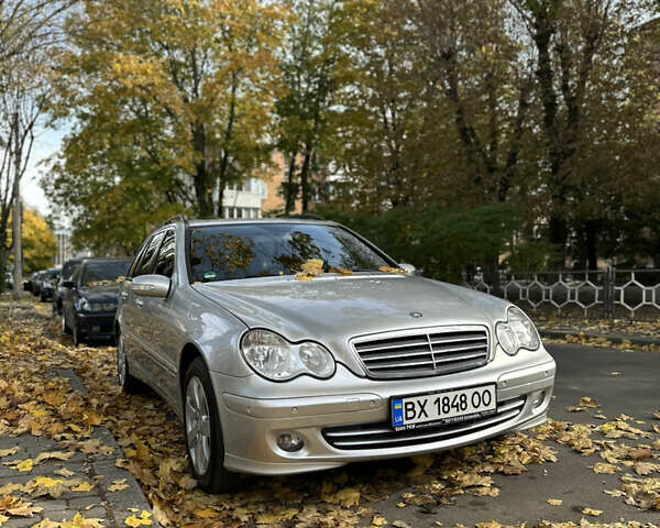 Сірий Мерседес Ц-Клас, об'ємом двигуна 2.2 л та пробігом 299 тис. км за 7899 $, фото 35 на Automoto.ua