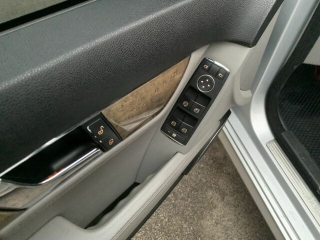 Серый Мерседес Ц-Класс, объемом двигателя 2.1 л и пробегом 294 тыс. км за 9100 $, фото 12 на Automoto.ua