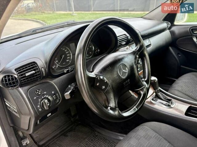 Сірий Мерседес Ц-Клас, об'ємом двигуна 2.1 л та пробігом 236 тис. км за 6400 $, фото 34 на Automoto.ua