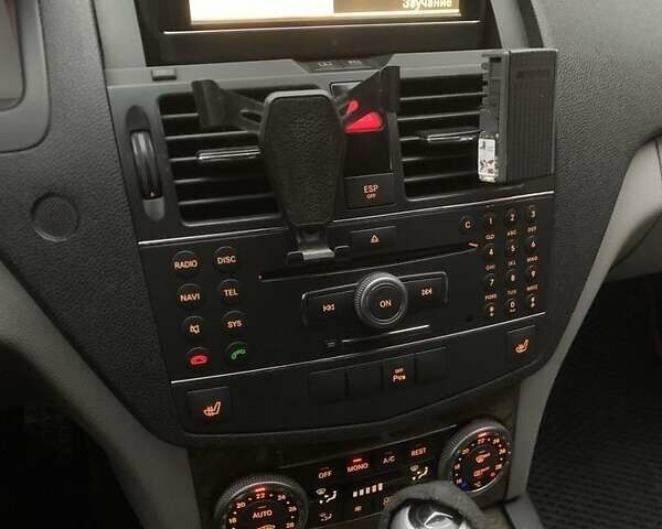 Серый Мерседес Ц-Класс, объемом двигателя 2.1 л и пробегом 294 тыс. км за 8900 $, фото 16 на Automoto.ua