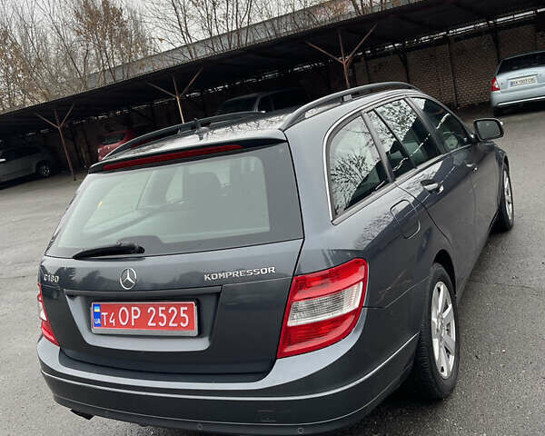 Серый Мерседес Ц-Класс, объемом двигателя 1.8 л и пробегом 244 тыс. км за 7899 $, фото 13 на Automoto.ua