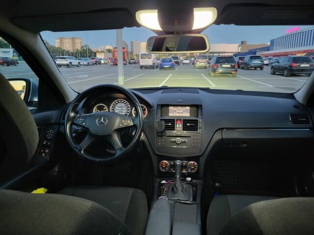 Серый Мерседес Ц-Класс, объемом двигателя 2.1 л и пробегом 410 тыс. км за 8200 $, фото 13 на Automoto.ua