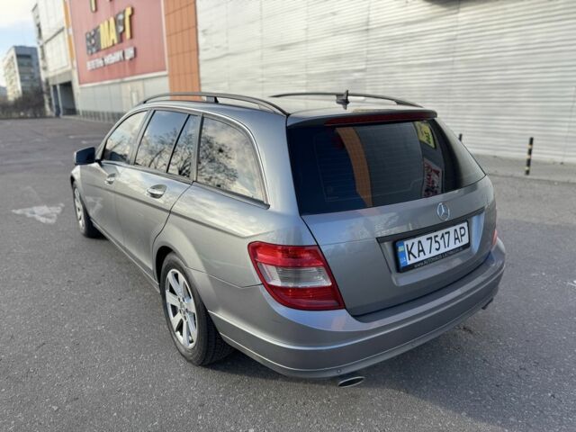 Серый Мерседес Ц-Класс, объемом двигателя 2.5 л и пробегом 315 тыс. км за 7000 $, фото 4 на Automoto.ua