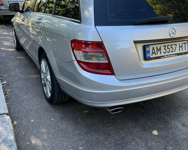 Сірий Мерседес Ц-Клас, об'ємом двигуна 2.2 л та пробігом 370 тис. км за 7999 $, фото 9 на Automoto.ua