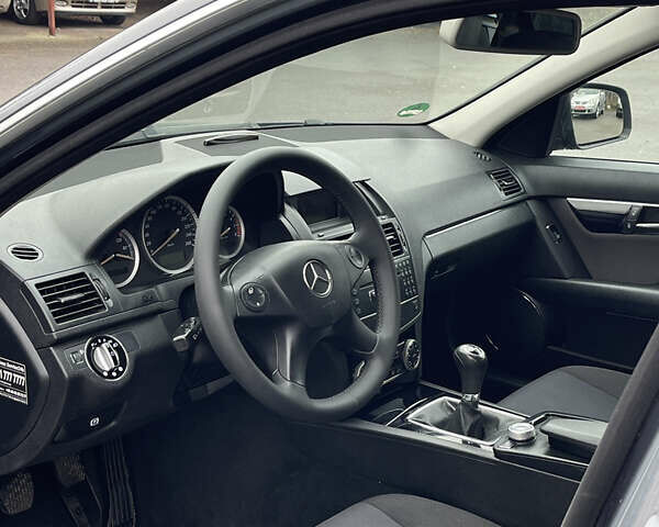 Серый Мерседес Ц-Класс, объемом двигателя 1.8 л и пробегом 244 тыс. км за 7899 $, фото 14 на Automoto.ua