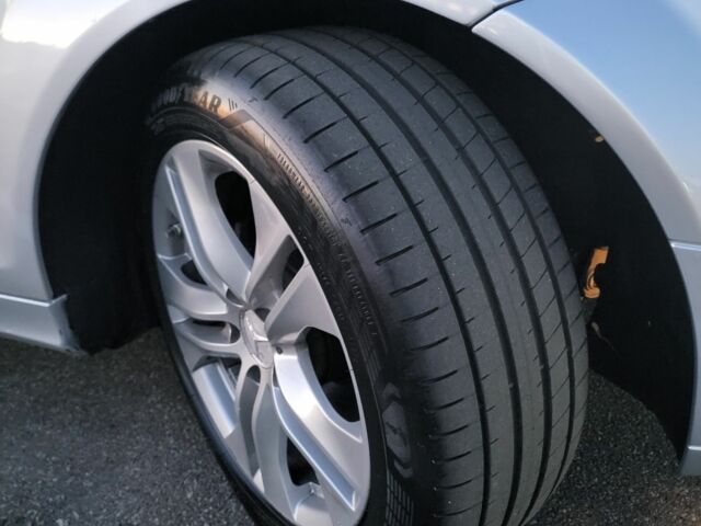 Серый Мерседес Ц-Класс, объемом двигателя 2.1 л и пробегом 410 тыс. км за 8200 $, фото 15 на Automoto.ua