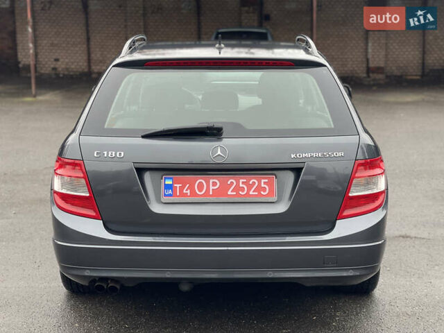 Серый Мерседес Ц-Класс, объемом двигателя 1.8 л и пробегом 244 тыс. км за 7899 $, фото 4 на Automoto.ua
