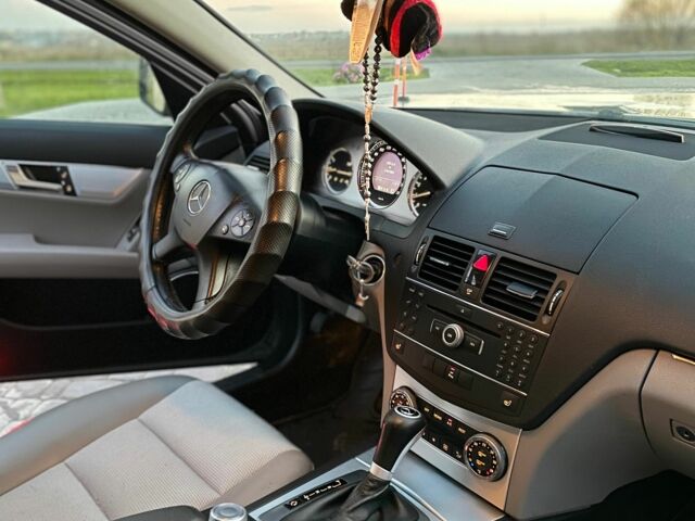 Серый Мерседес Ц-Класс, объемом двигателя 1.8 л и пробегом 245 тыс. км за 7699 $, фото 8 на Automoto.ua