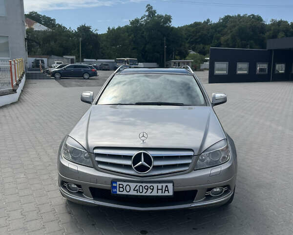 Серый Мерседес Ц-Класс, объемом двигателя 2.15 л и пробегом 311 тыс. км за 8500 $, фото 1 на Automoto.ua