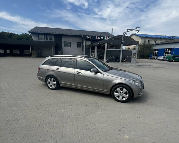 Серый Мерседес Ц-Класс, объемом двигателя 2.15 л и пробегом 311 тыс. км за 8500 $, фото 3 на Automoto.ua