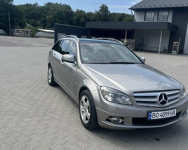 Серый Мерседес Ц-Класс, объемом двигателя 2.15 л и пробегом 311 тыс. км за 8500 $, фото 2 на Automoto.ua