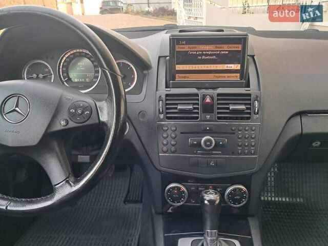 Серый Мерседес Ц-Класс, объемом двигателя 2.2 л и пробегом 357 тыс. км за 8250 $, фото 69 на Automoto.ua