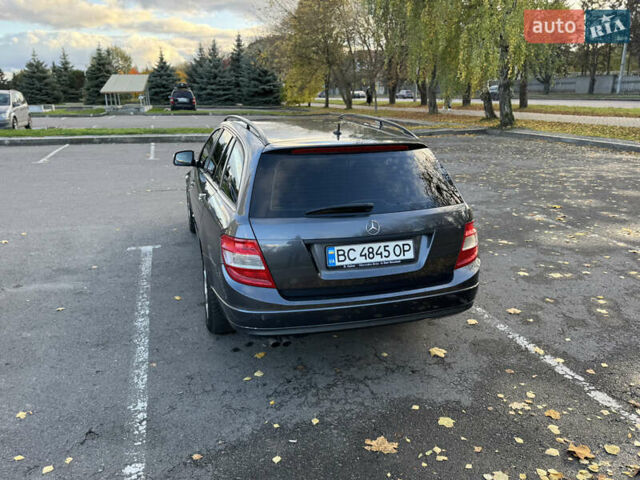 Серый Мерседес Ц-Класс, объемом двигателя 2.15 л и пробегом 240 тыс. км за 8900 $, фото 7 на Automoto.ua