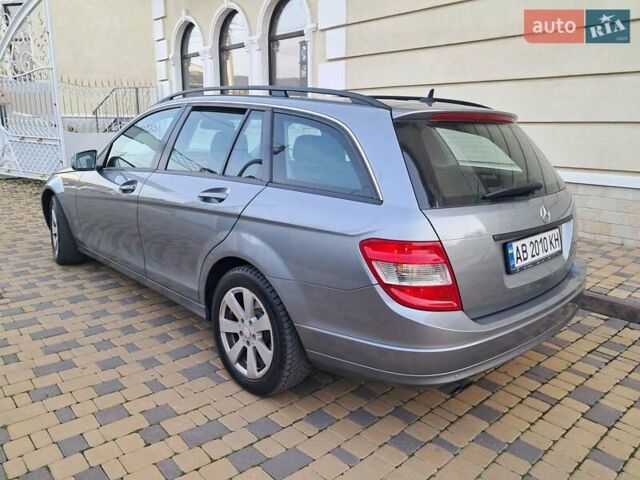 Серый Мерседес Ц-Класс, объемом двигателя 2.2 л и пробегом 357 тыс. км за 8250 $, фото 81 на Automoto.ua