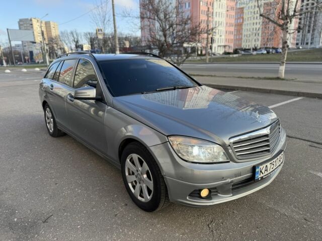 Серый Мерседес Ц-Класс, объемом двигателя 2.5 л и пробегом 315 тыс. км за 7000 $, фото 2 на Automoto.ua