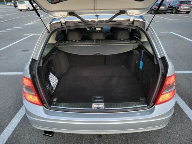 Серый Мерседес Ц-Класс, объемом двигателя 2.1 л и пробегом 410 тыс. км за 8200 $, фото 12 на Automoto.ua