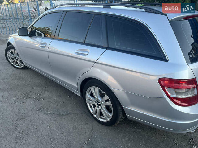 Сірий Мерседес Ц-Клас, об'ємом двигуна 2.2 л та пробігом 370 тис. км за 7999 $, фото 2 на Automoto.ua