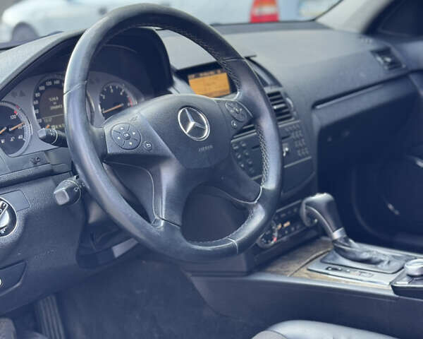 Сірий Мерседес Ц-Клас, об'ємом двигуна 2.1 л та пробігом 304 тис. км за 7650 $, фото 27 на Automoto.ua