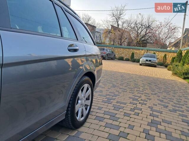 Серый Мерседес Ц-Класс, объемом двигателя 2.2 л и пробегом 357 тыс. км за 8250 $, фото 28 на Automoto.ua