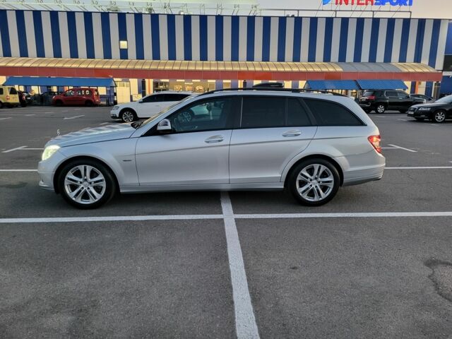 Серый Мерседес Ц-Класс, объемом двигателя 2.1 л и пробегом 410 тыс. км за 8200 $, фото 1 на Automoto.ua