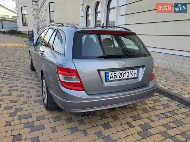 Серый Мерседес Ц-Класс, объемом двигателя 2.2 л и пробегом 357 тыс. км за 8250 $, фото 15 на Automoto.ua