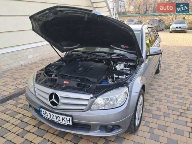 Серый Мерседес Ц-Класс, объемом двигателя 2.2 л и пробегом 357 тыс. км за 8250 $, фото 72 на Automoto.ua