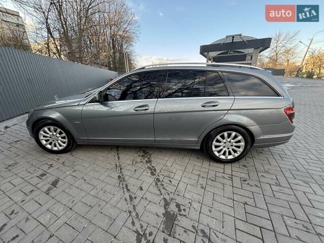 Сірий Мерседес Ц-Клас, об'ємом двигуна 2.15 л та пробігом 289 тис. км за 8000 $, фото 1 на Automoto.ua