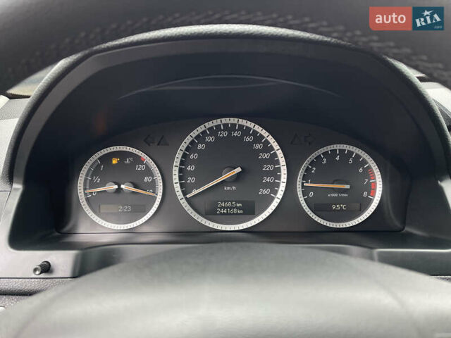 Серый Мерседес Ц-Класс, объемом двигателя 1.8 л и пробегом 244 тыс. км за 7899 $, фото 21 на Automoto.ua