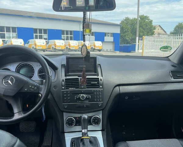 Серый Мерседес Ц-Класс, объемом двигателя 2.15 л и пробегом 311 тыс. км за 8500 $, фото 11 на Automoto.ua