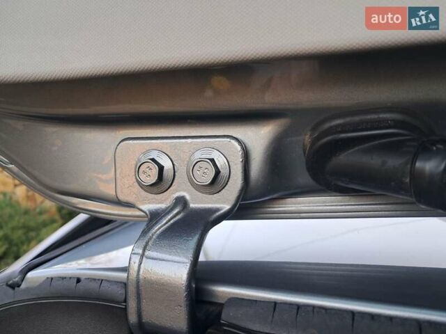 Серый Мерседес Ц-Класс, объемом двигателя 2.2 л и пробегом 357 тыс. км за 8250 $, фото 42 на Automoto.ua