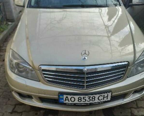 Сірий Мерседес Ц-Клас, об'ємом двигуна 2.2 л та пробігом 300 тис. км за 9500 $, фото 5 на Automoto.ua