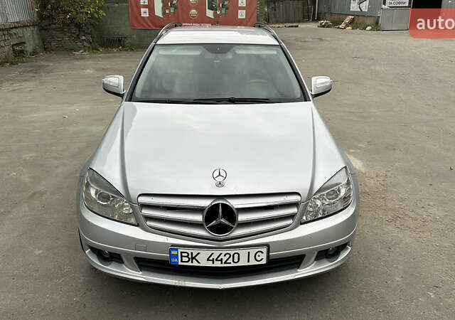 Серый Мерседес Ц-Класс, объемом двигателя 2.15 л и пробегом 333 тыс. км за 7300 $, фото 3 на Automoto.ua
