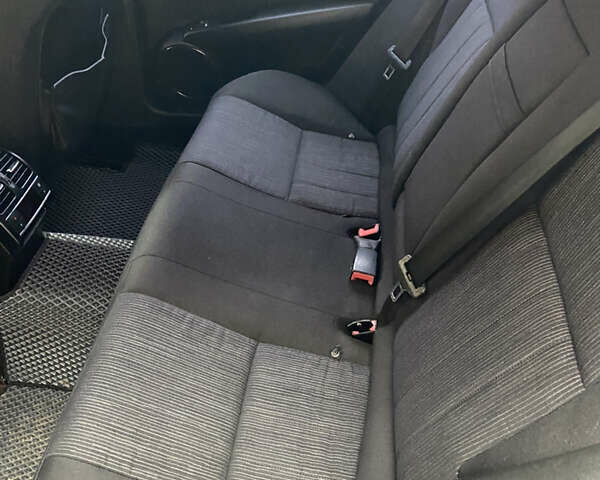 Сірий Мерседес Ц-Клас, об'ємом двигуна 2.2 л та пробігом 276 тис. км за 7700 $, фото 9 на Automoto.ua