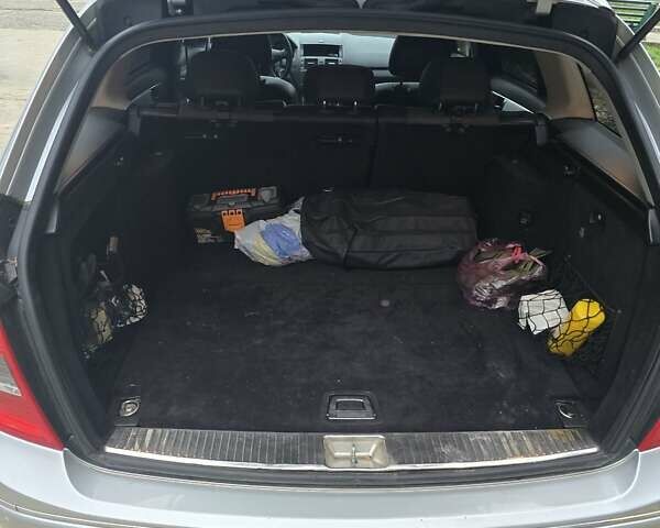 Сірий Мерседес Ц-Клас, об'ємом двигуна 2.2 л та пробігом 286 тис. км за 7800 $, фото 5 на Automoto.ua