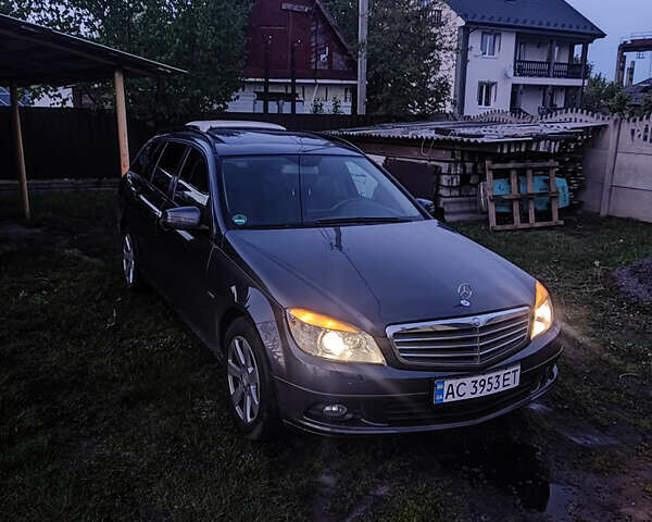 Серый Мерседес Ц-Класс, объемом двигателя 2.14 л и пробегом 310 тыс. км за 8000 $, фото 5 на Automoto.ua