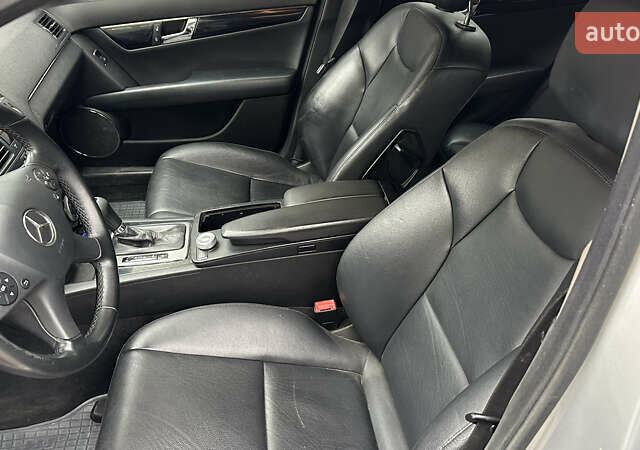 Серый Мерседес Ц-Класс, объемом двигателя 2.15 л и пробегом 333 тыс. км за 7300 $, фото 14 на Automoto.ua