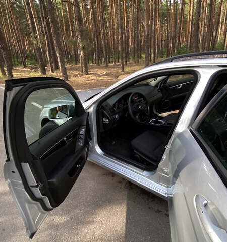 Сірий Мерседес Ц-Клас, об'ємом двигуна 2.2 л та пробігом 310 тис. км за 7900 $, фото 16 на Automoto.ua